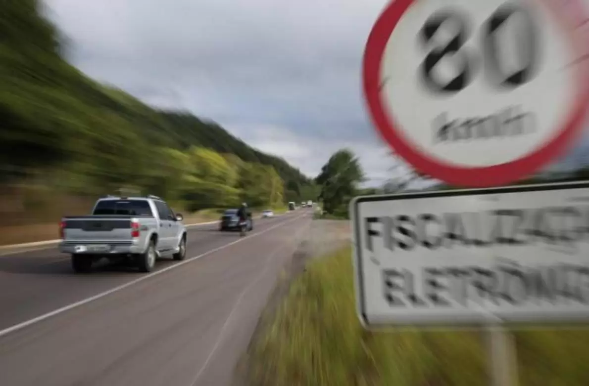 Multa por excesso de velocidade 